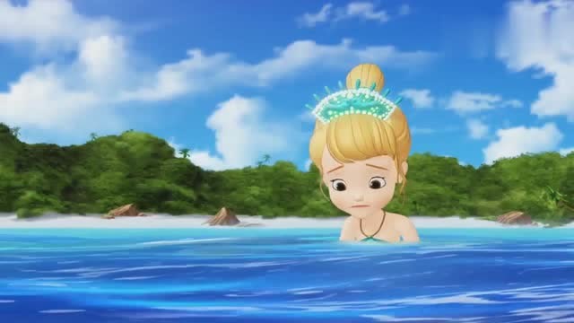 小公主苏菲亚:苏菲亚见到人鱼公主,护身符让她化身成了美人鱼!