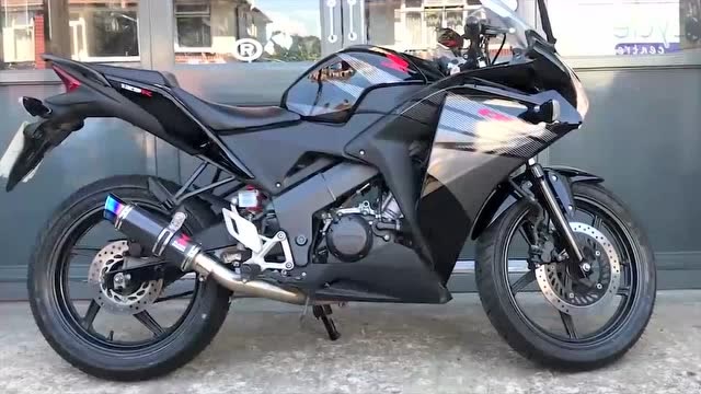实拍本田入门级跑车cbr125r,声浪还不赖!