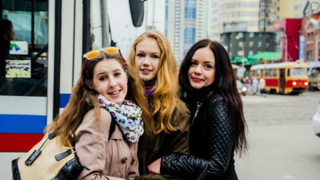 俄罗斯美女来中国相亲房子和车都不要只希望男人高大雄伟