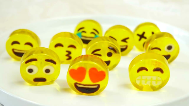牛人把果冻做成可爱的表情包看着就想咬上一口这创意给100分