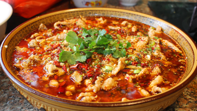 麻辣过瘾的"豆花肉片"出锅啦!自备三碗米饭赶紧来,我等你!