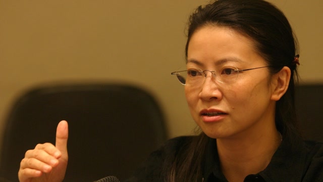 启明星辰严望佳:让人工智能设定在普惠民众,利益人类正确的轨道上