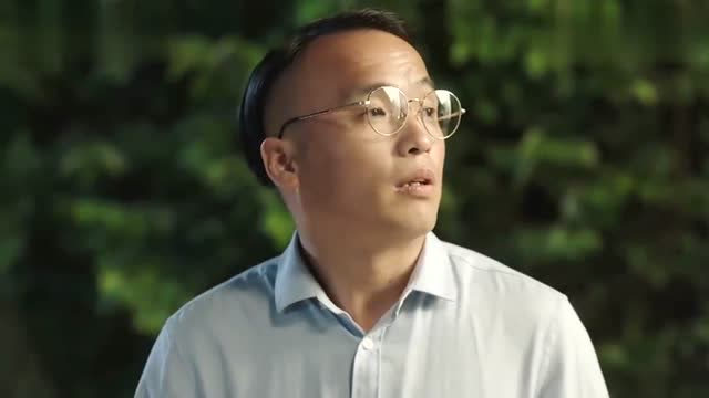 乡村爱情:方正寸步不离的保护小李,美女:你保护自己都费劲!