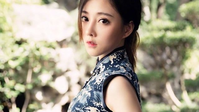 冯提莫身材有多好,看到她穿旗袍后,网友:迷死人不偿命!