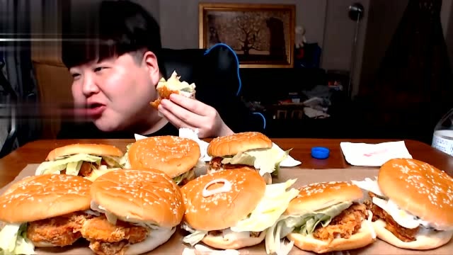 大胃王胖哥狂吃汉堡包,一口气连吃了10个真过瘾!