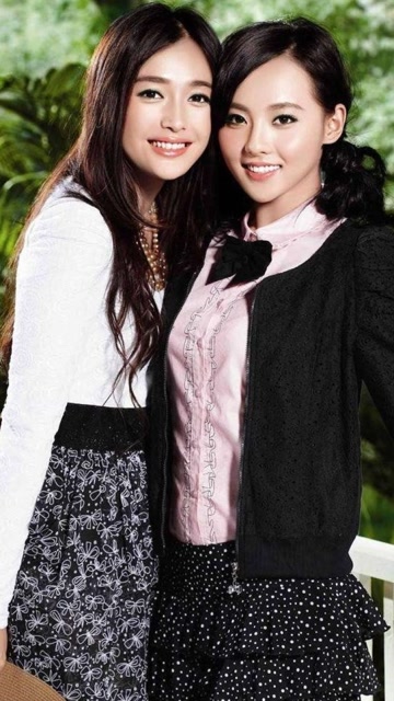 综艺大爆炸12年前的姐妹花绿萍和紫菱如今秦岚张嘉倪的差别怎么这么大