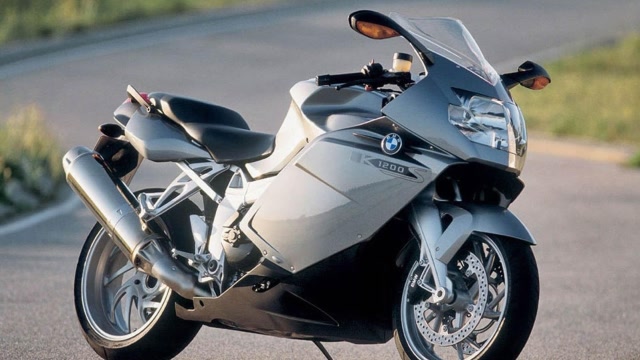 摩托车上高速路bmwk1200s直接299狂飙