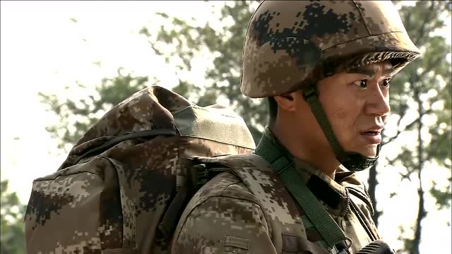 想看两不厌?何晨光王艳兵互看七八分钟不眨眼!