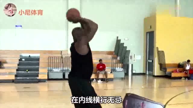 奥尼尔到底有多魁梧?把矿泉水喝出口服液的感觉,nba仅此他一人