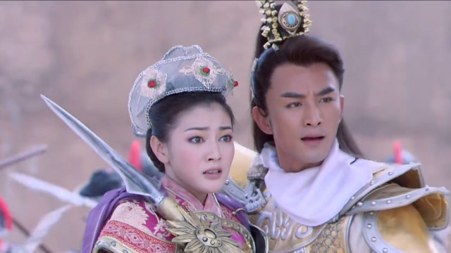 隋唐英雄之薛刚反唐披霞郡主被武三思给抓起来了