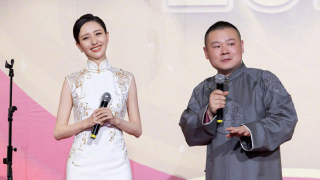 佟丽娅现身岳云鹏相声专场,搭档孙越却遭网友吐槽:三个佟丽娅!