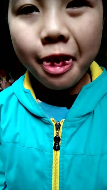 这个真的是神操作啊,舌头都能七十二变,这就叫做口吐莲花吧!