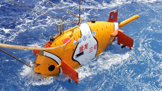 中国潜航器在3900米深海拍到这一幕,令人痛心,人类该停手了