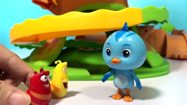 《丁丁鸡爱玩具》爆笑虫子和萌鸡小队一起度过快乐周末!