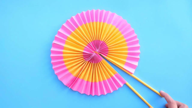一款超简单的折纸扇子,成品非常漂亮,手工折纸视频教程