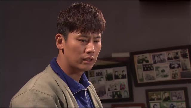 尔夏被母亲罚跪,怎料二叔刚想扶她起来,她却恶语相向