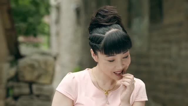 马向阳下乡记:村里开始传言马向阳和丁秋香关系特殊.