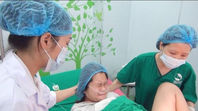 揭秘女人生孩子全过程是啥样妈妈疼得一脸生无可恋