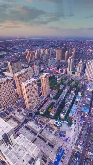 航拍安徽淮南市,有五彩淮南的美称,俯瞰城市发展高楼林立好壮观