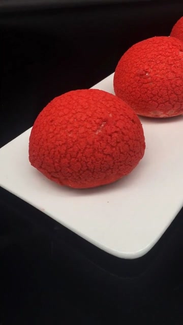 超级美味的红色菠萝面包,颜值很高哟!