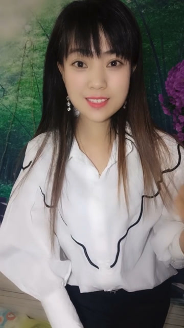 老婆是村花,见谁都得夸.