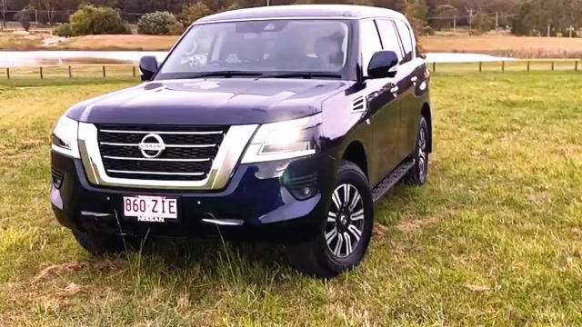 2020款日产途乐v8实车展示,打开后备箱看到三排座椅,心动了