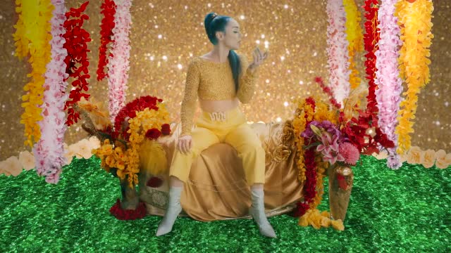 美国歌手/词曲制作人jaira burns单曲【okokok】mv版