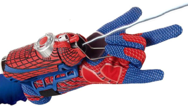 小伙自制"蜘蛛侠"蛛丝发射器!最后的效果真炫,网友:牛人有才