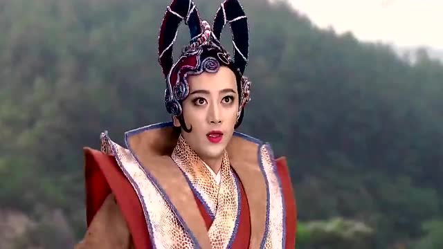 蛇妖现原形变成八头大蛇,神仙被缠住,完蛋了