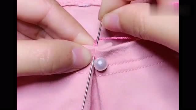 衣服的领子太大了,用上这样的针法,轻轻松松就解决了