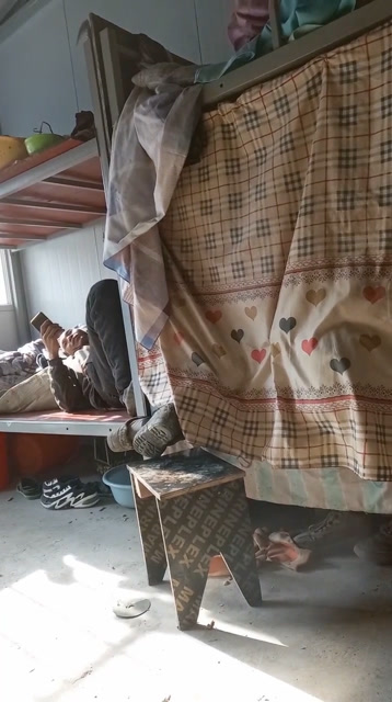 工地的夫妻房就长这样,打工不容易啊