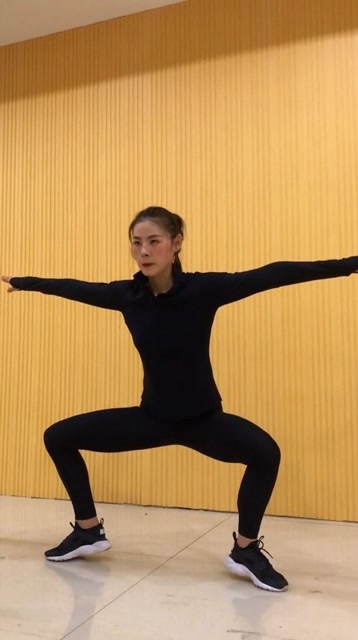 挑战扎马步强身健体