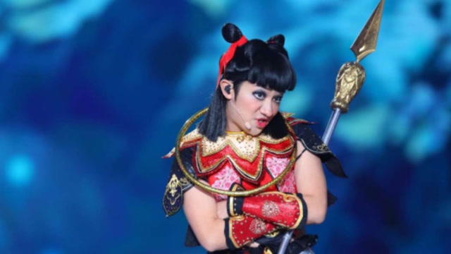 王祖蓝搞怪cosplay哪吒 网友大呼:太像了