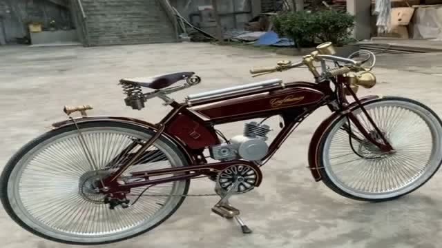 民间大师苦心研究的烧油自行车,也不知能不能上路,留着收藏也不错!