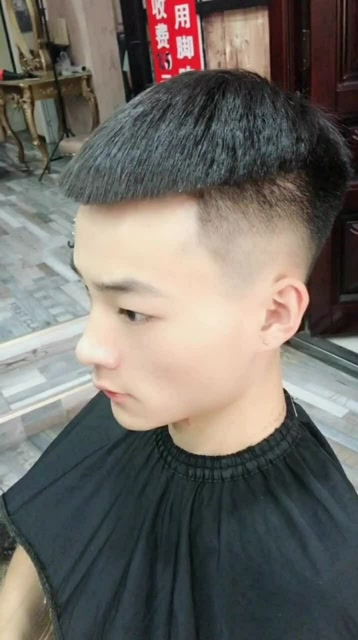 简单好打理的瓜子头,这个小哥哥的侧颜太帅了