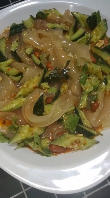 麻酱黄瓜拉皮的教程可以参考一下