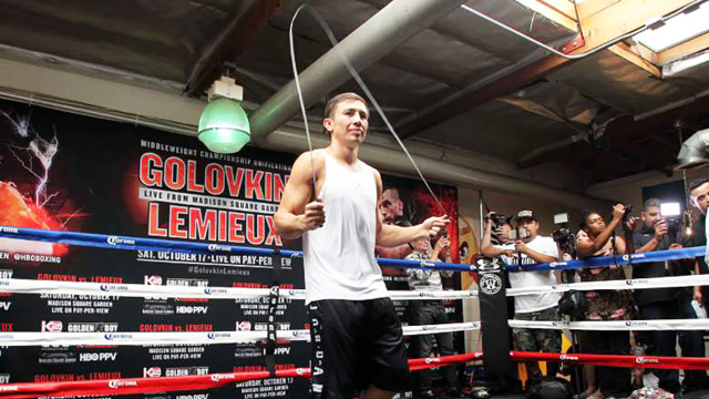 跳绳是拳击手最基础的训练看看戈洛夫金是怎么跳绳