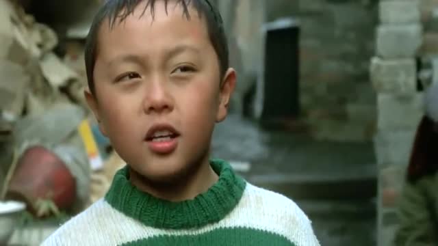 《赤子威龙》李连杰和谢苗这段同步闭气功堪称绝对经典,也是剧中最大