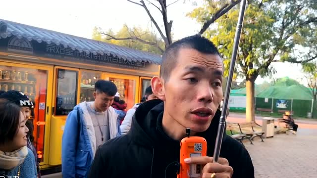 西安网红导游冰蛋:茅坑是啥?听冰蛋讲解兵马俑5好坑,真是笑死人不偿命