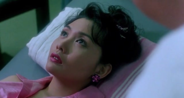 鼠胆龙威:李连杰救了邱淑贞,对方感动的不知说什么好了