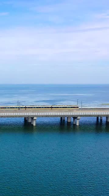 现实版千与千寻南京石臼湖水上列车