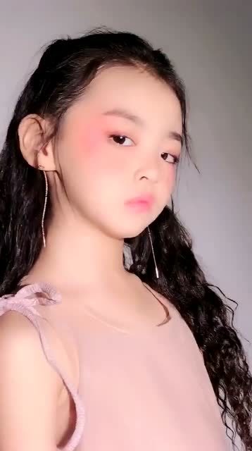 童模焱娃娃,这颜值真是没话说,长大后不知会便宜哪个臭小子