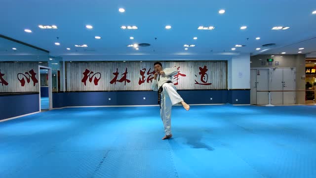 柳林跆拳道腿法-双飞踢错误动作示范