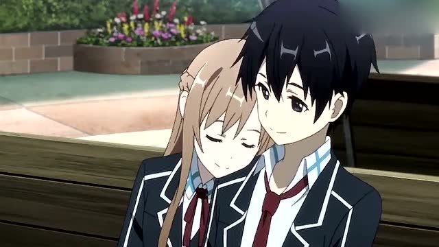 亚丝娜靠在桐人肩膀上同学看见了可真是嫉妒的要死