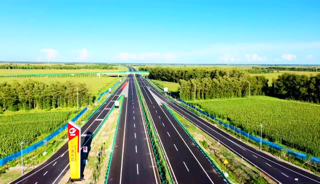 《中国交建松通高速》