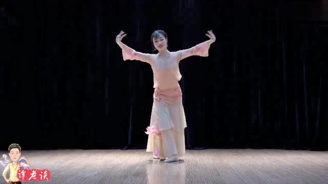 古典舞《放灯行》,很好地扒舞视频,小射燕绷脚背你们觉得如何?