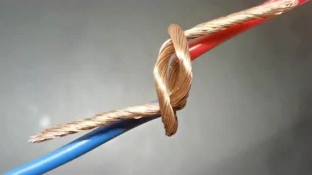 电工会武功接线很轻松,两根电线这样连接,用多少年都不会扯断!