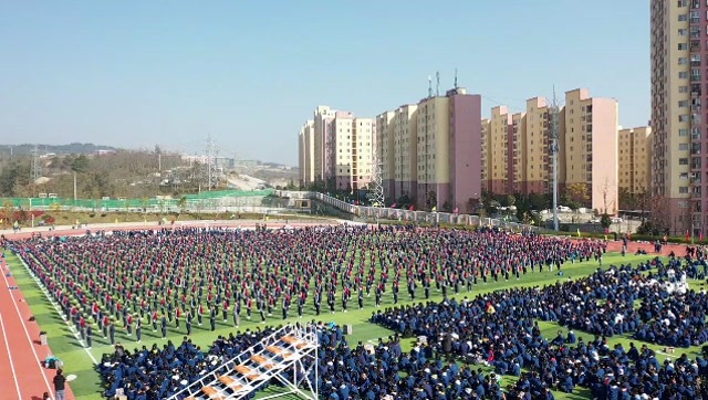 镇雄县第一中学图片