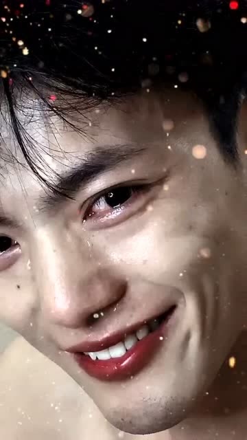 原来帅哥也会尝到爱情的苦,好好的帅脸哭成这样,真让人心疼