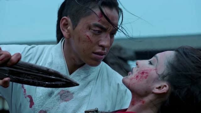 《狼殿下》大结局:背景音乐太好听,马摘星中剑,倒在狼仔怀里